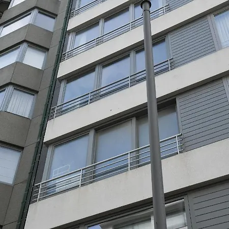 Cosy Appartement- 2 Slaapkamers Schuin Zeezicht Met Garage Apartamento