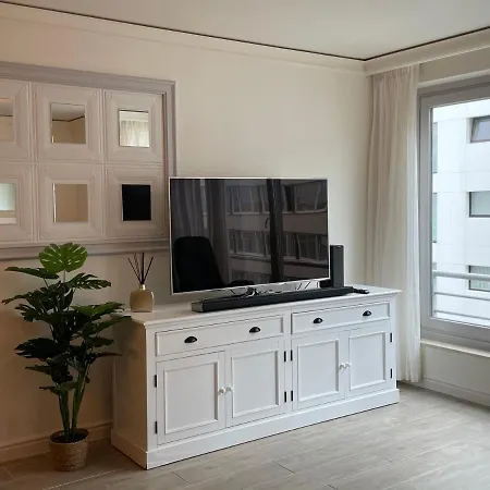 Cosy Appartement- 2 Slaapkamers Schuin Zeezicht Met Garage * كنوك هايست